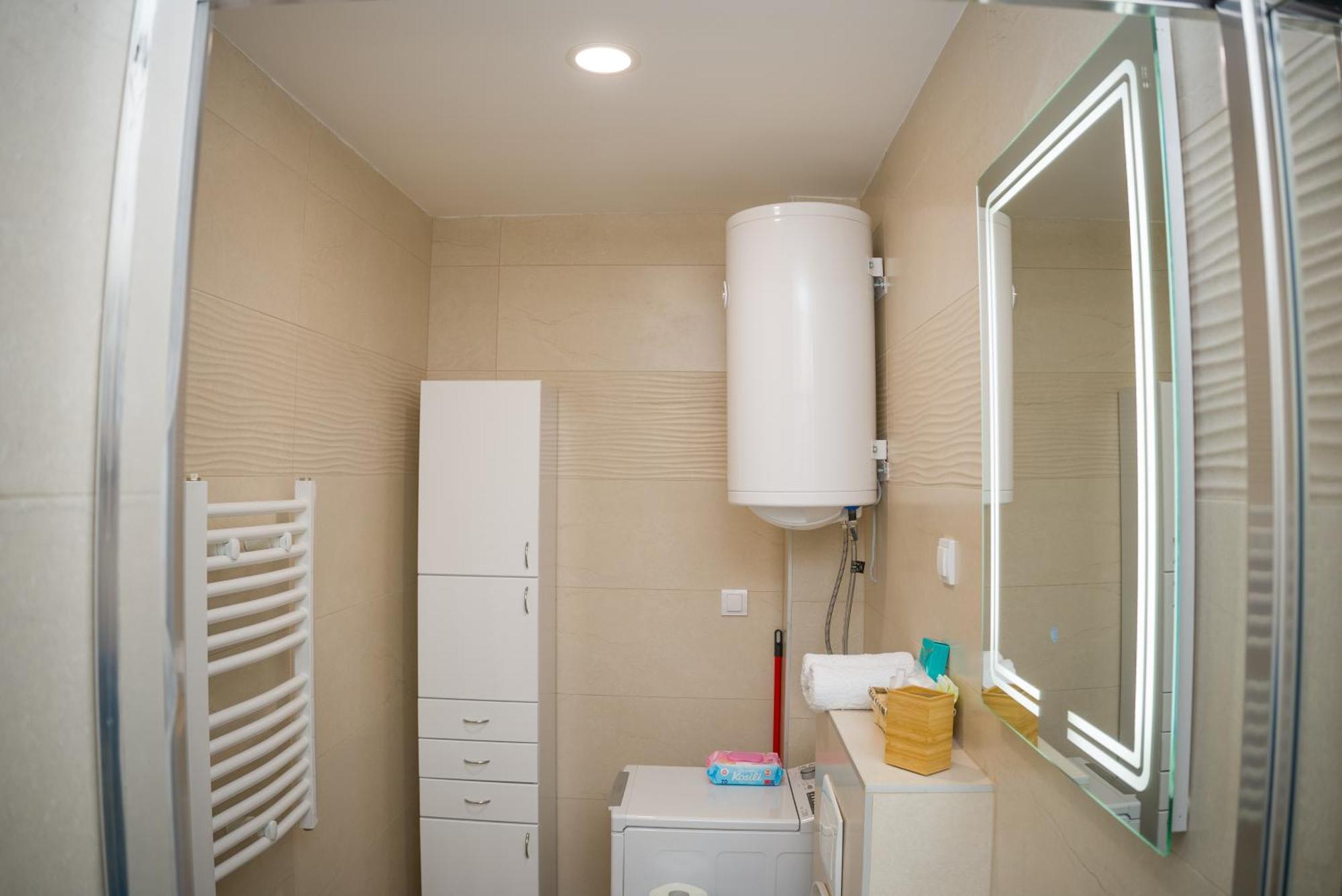 Apartment Infinity Kruševac Buitenkant foto