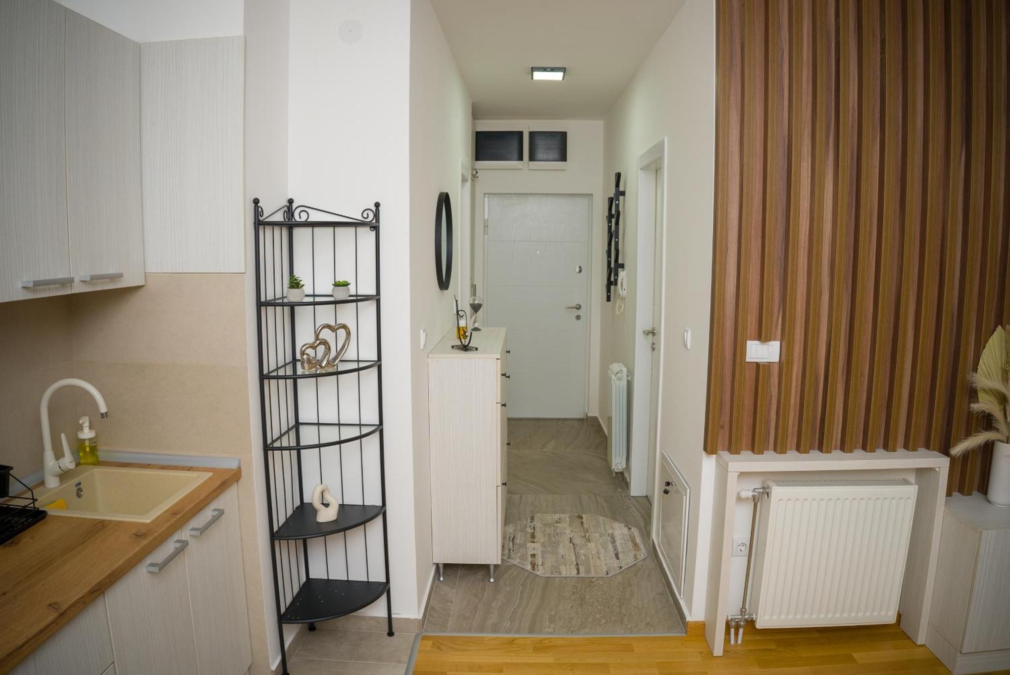 Apartment Infinity Kruševac Buitenkant foto