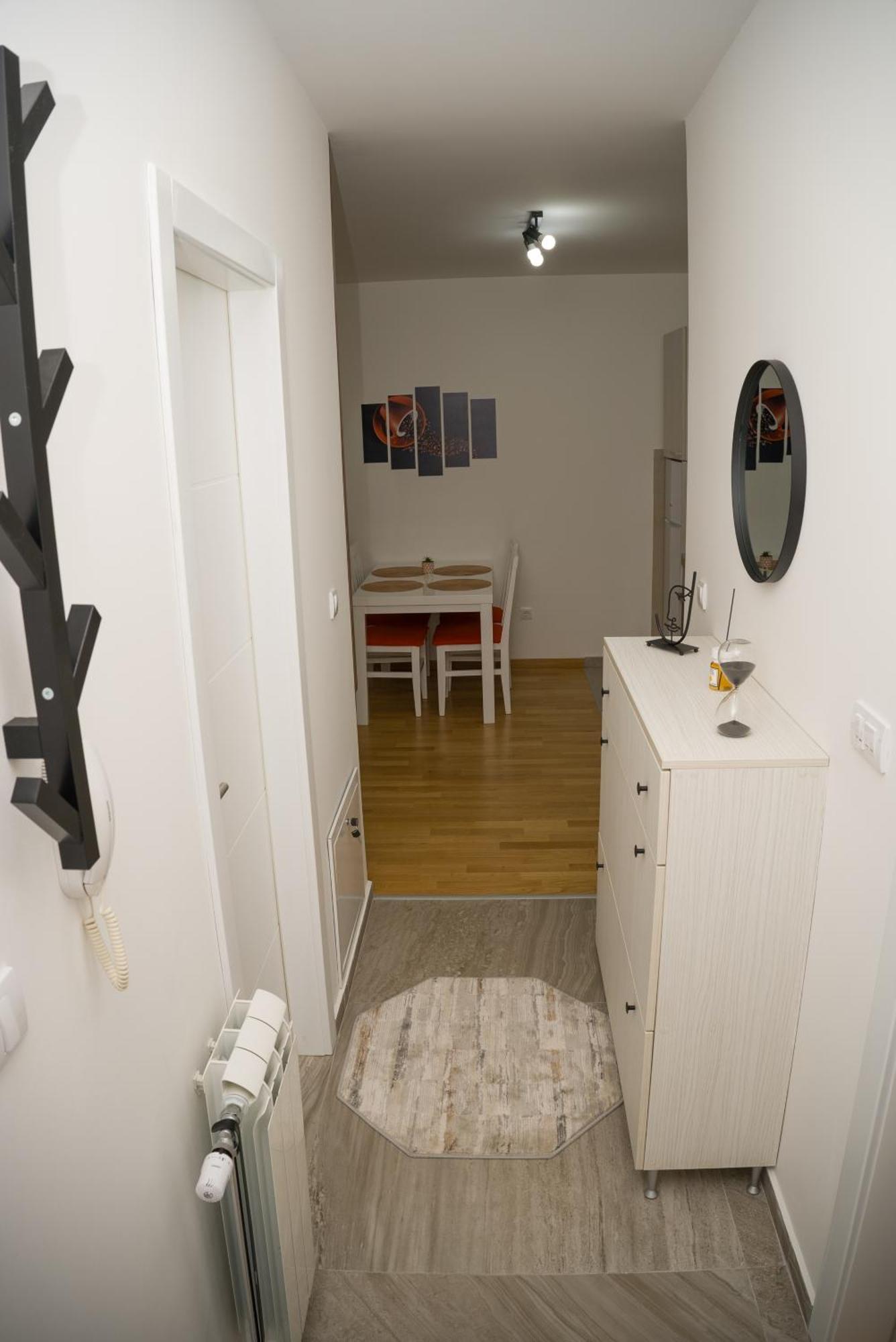 Apartment Infinity Kruševac Buitenkant foto