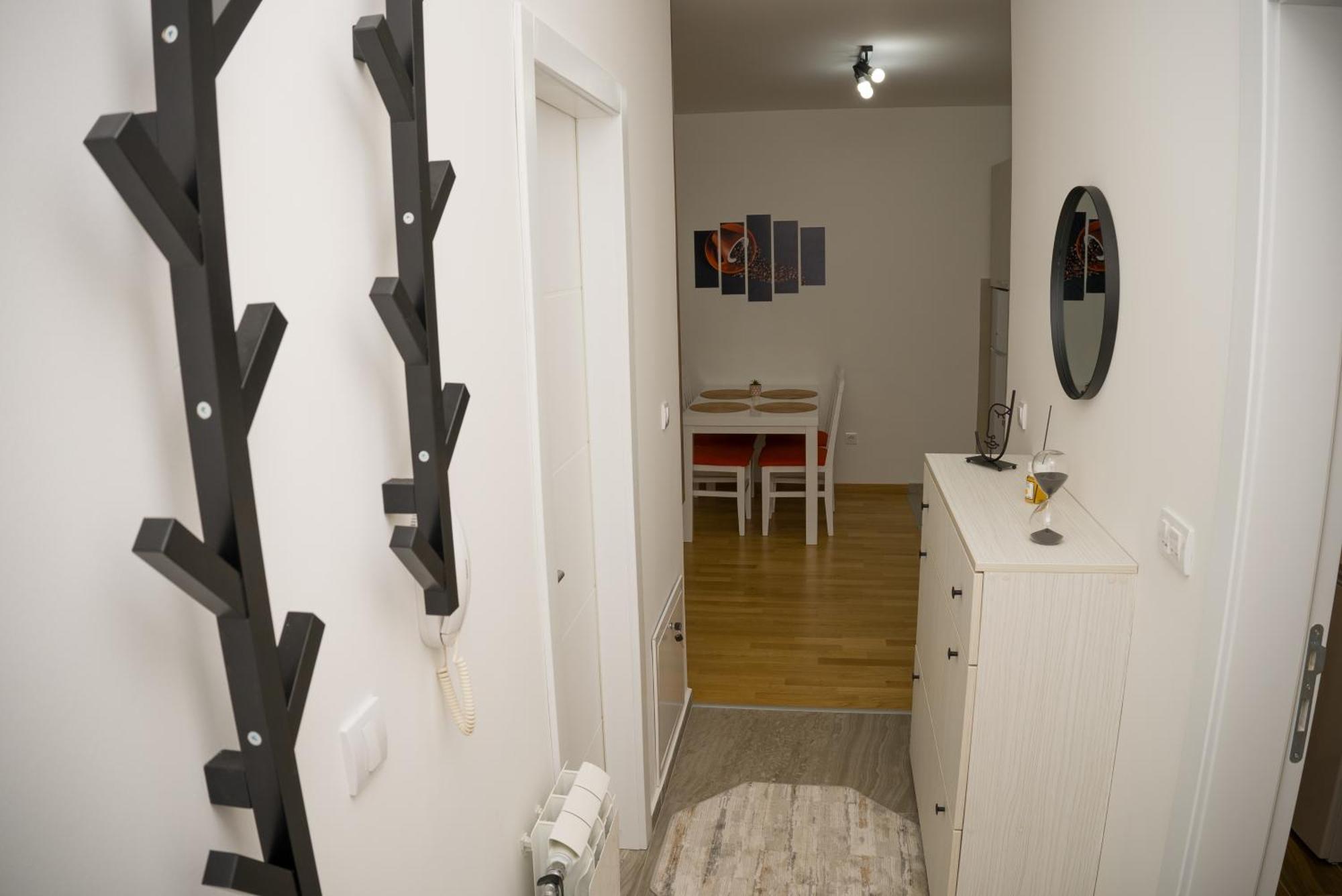 Apartment Infinity Kruševac Buitenkant foto
